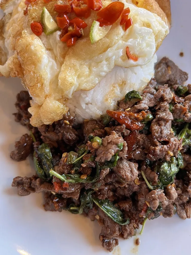 Beef Stir Fried with Basil